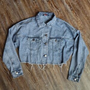 Excuse Denim Trucker Jacket Cropped Chic Light Wash Raw Hem Elastic Back Medium